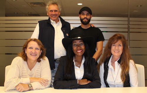 Country Singer-Songwriter Brei Carter Signs With Brown Lee Entertainment For Exclusive Global Music Distribution & Digital Marketing